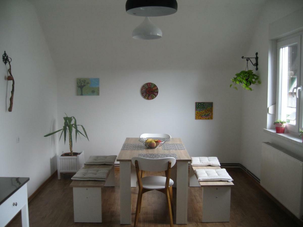 R&G Apartment Жировниця Екстер'єр фото
