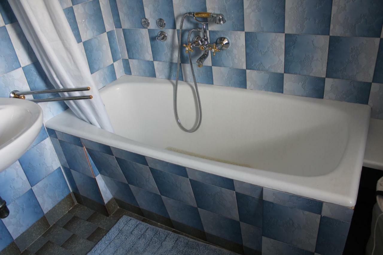 R&G Apartment Жировниця Екстер'єр фото