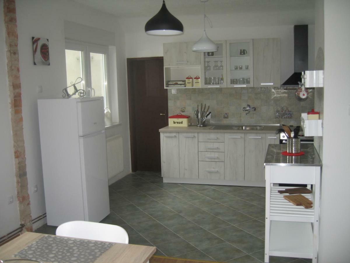 R&G Apartment Жировниця Екстер'єр фото